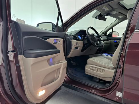 Used 2020 Honda Pilot Elite image 16