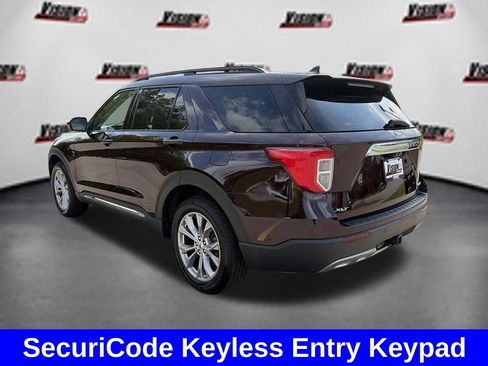 Used 2022 Ford Explorer XLT w/ Equipment Group 202A AWD/4WD image 8