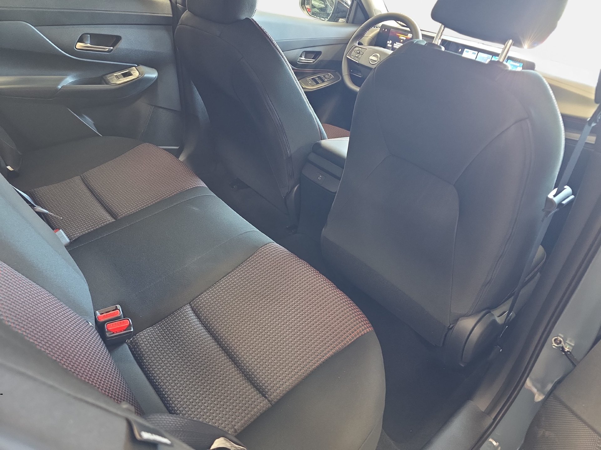 New 2027 Nissan Sentra SR w/ Floor Mat Package FWD image 11