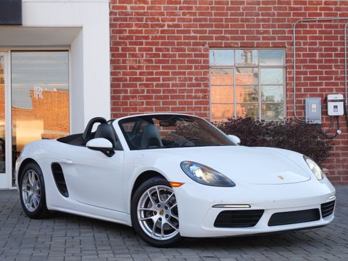 Used 2019 Porsche 718 Boxster RWD image 1