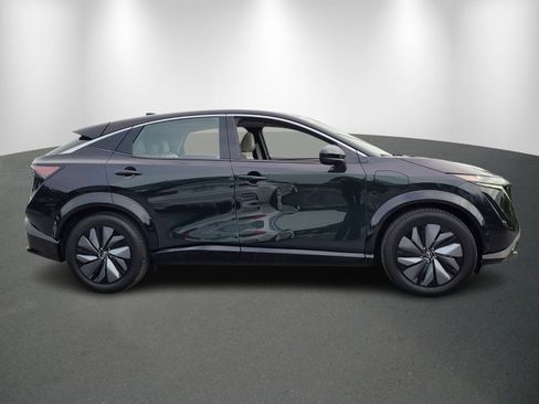 Used 2023 Nissan Ariya FWD image 8