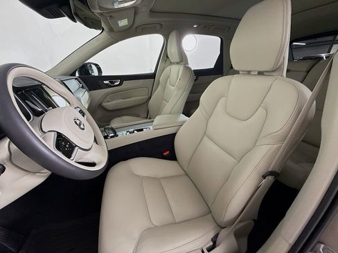 Used 2025 Volvo XC60 T8 Plus w/ Protection Package Premier AWD/4WD image 5