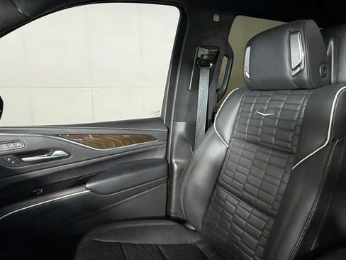 Certified 2024 Cadillac Escalade ESV Premium Luxury Platinum AWD/4WD image 12