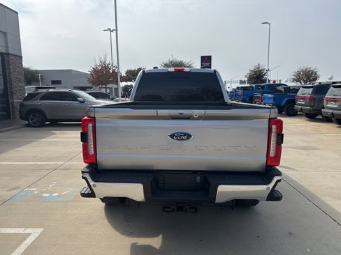 Used 2023 Ford F250 Lariat w/ Chrome Package image 4