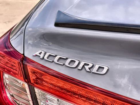 Used 2021 Honda Accord Sport image 8