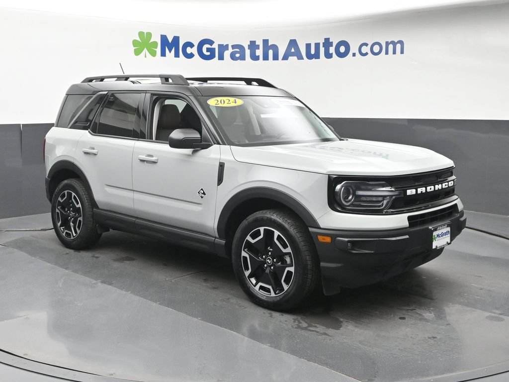 Used 2024 Ford Bronco Sport Outer Banks w/ Tech Package AWD/4WD image 2