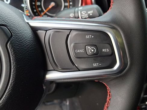Used 2023 Jeep Gladiator Rubicon w/ Cold Weather Group AWD/4WD image 18