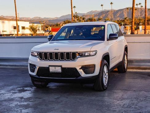 New 2025 Jeep Grand Cherokee Laredo X w/ Luxury Tech Group I image 4