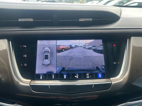 Used 2021 Cadillac XT6 Premium Luxury w/ Platinum Package AWD/4WD image 38