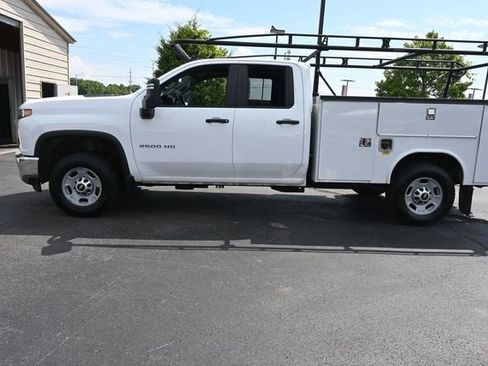 Used 2022 Chevrolet Silverado 2500 W/T w/ WT Convenience Package AWD/4WD image 2