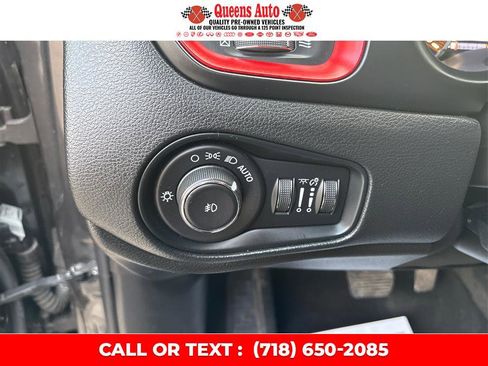 Used 2021 Jeep Renegade Trailhawk image 21