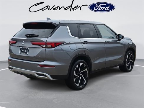 Used 2024 Mitsubishi Outlander SE image 5