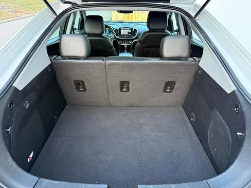 Used 2017 Chevrolet Volt Premier w/ Driver Confidence II Package image 29