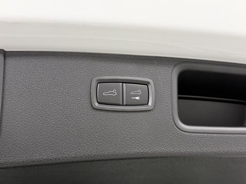 New 2026 Porsche Macan image 59