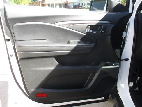 Used 2023 Honda Ridgeline RTL image 11