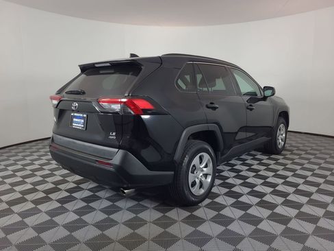 Used 2021 Toyota RAV4 LE image 3