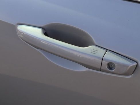 Used 2017 Honda CR-V EX image 9