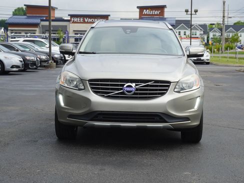 Used 2016 Volvo XC60 T5 Premier w/ Proximity Package FWD image 2