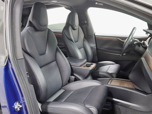 Used 2018 Tesla Model X 75D image 26