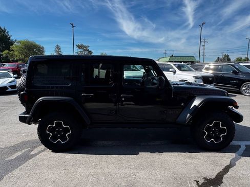 Used 2023 Jeep Wrangler Unlimited Rubicon w/ Cold Weather Group AWD/4WD image 7