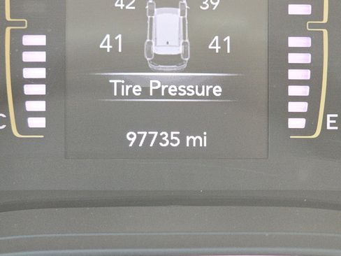 Used 2020 Jeep Cherokee Latitude Plus image 2