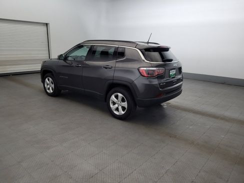 Used 2018 Jeep Compass Latitude w/ Popular Equipment Group AWD/4WD image 3