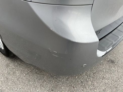 Used 2017 Toyota Sienna Limited image 10