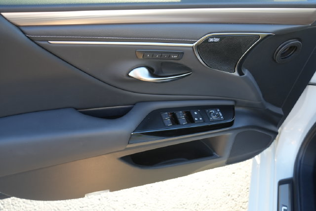 Used 2024 Lexus ES 350 F Sport w/ Accessory Package (Z2) FWD image 26