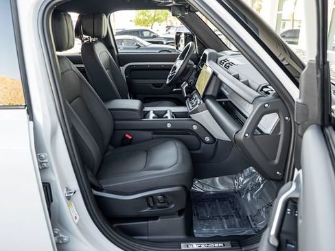 Certified 2026 Land Rover Defender 110 X AWD/4WD image 36