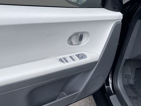 Certified 2024 Hyundai Ioniq 5 SEL RWD image 17