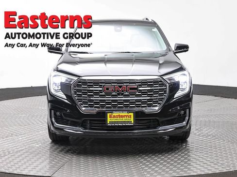Used 2022 GMC Terrain Denali w/ Denali Premium Package AWD/4WD image 2