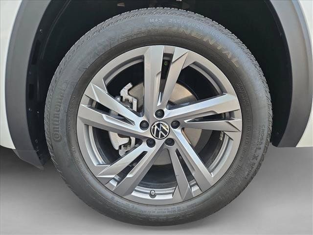 Used 2024 Volkswagen Atlas Cross Sport SEL R-Line AWD/4WD image 25