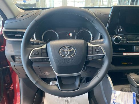 New 2026 Toyota Highlander XLE image 21