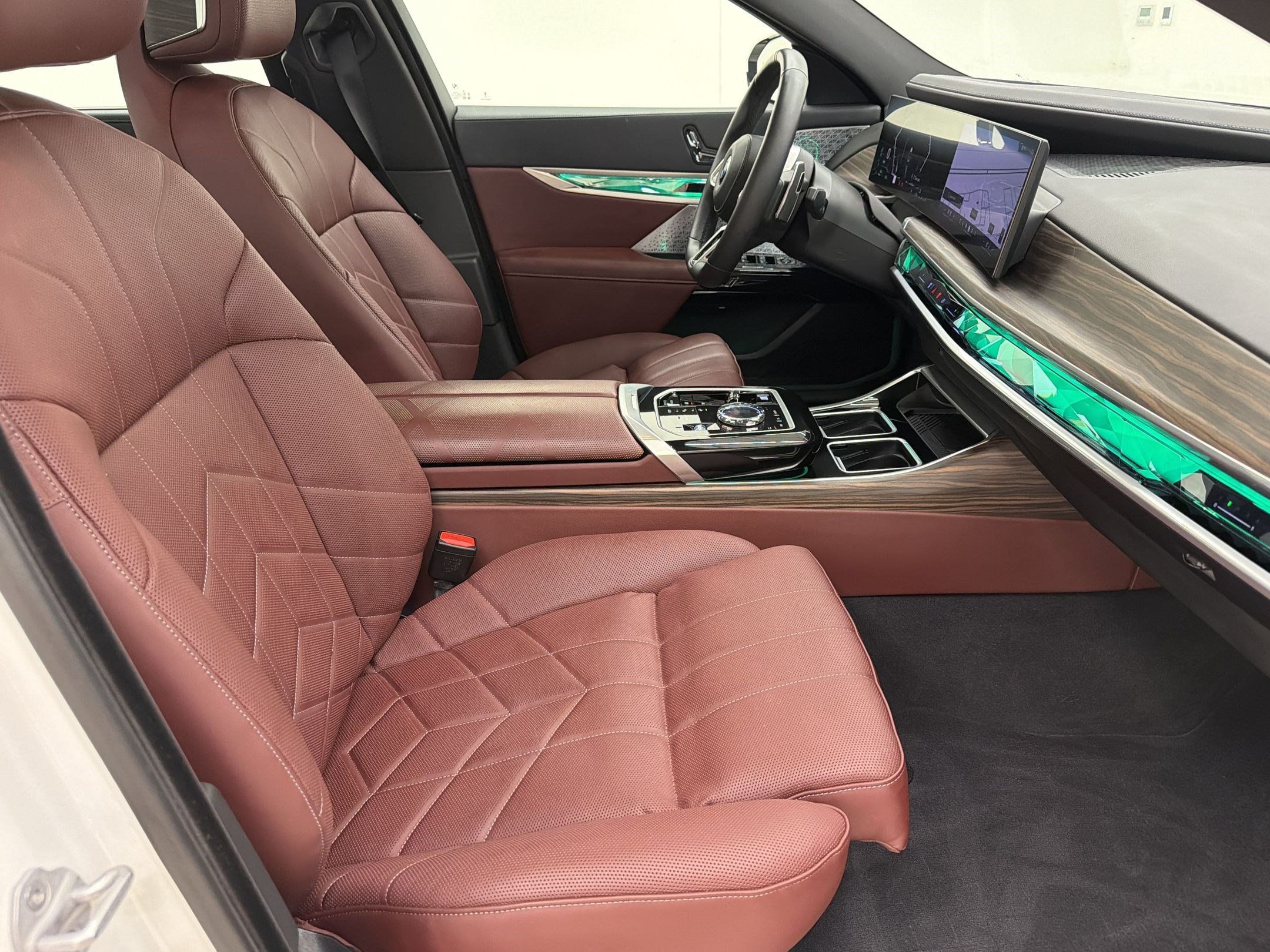 Used 2025 BMW 760i xDrive AWD/4WD image 23