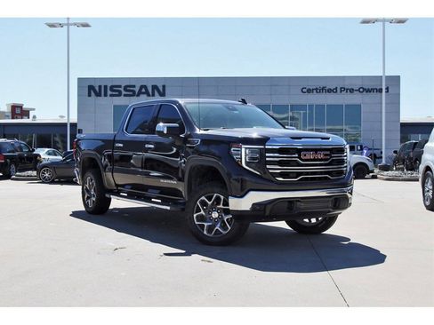 Used 2023 GMC Sierra 1500 SLT w/ SLT Premium Package image 1