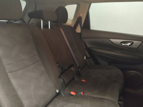 Used 2015 Nissan Rogue SV image 19