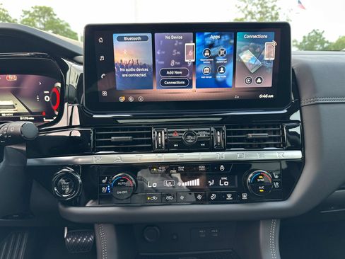 New 2026 Nissan Pathfinder Platinum AWD/4WD image 32