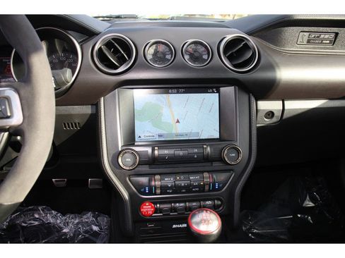 Used 2017 Ford Mustang Shelby GT350 image 7