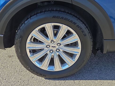 Used 2022 Ford Explorer Limited image 7