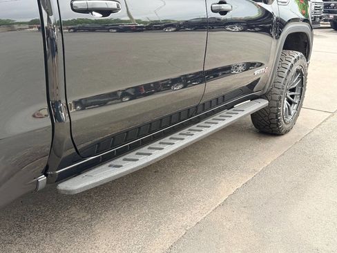 Used 2024 GMC Sierra 1500 AT4 w/ Technology Package AWD/4WD image 13