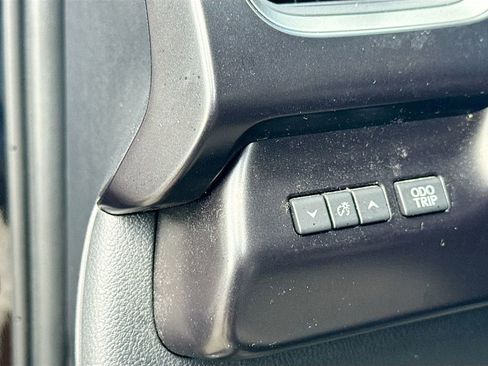 Used 2024 Lexus UX 250h FWD w/ Premium Package image 11