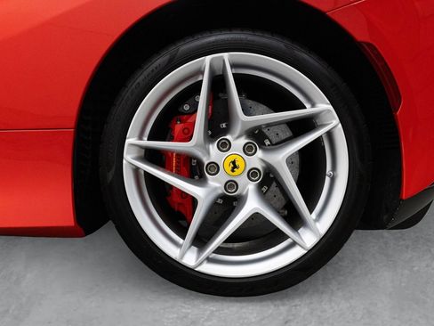 Used 2021 Ferrari F8 Tributo RWD image 14