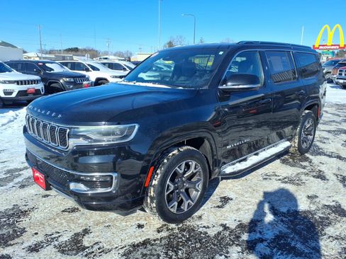 Used 2023 Jeep Wagoneer Series III w/ Preferred Equipment Group image 8