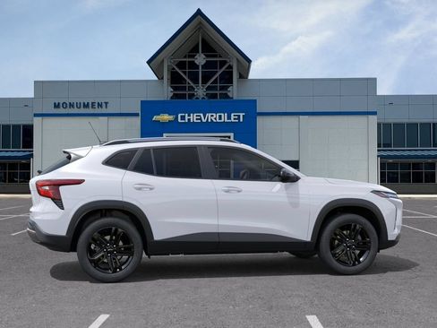 New 2026 Chevrolet Trax ACTIV w/ Sunroof Package FWD image 5