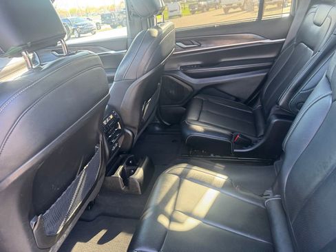 Used 2024 Jeep Grand Cherokee L Limited w/ Luxury Tech Group II AWD/4WD image 23