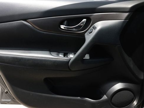 Used 2014 Nissan Rogue SV w/ SV Moonroof Package FWD image 42