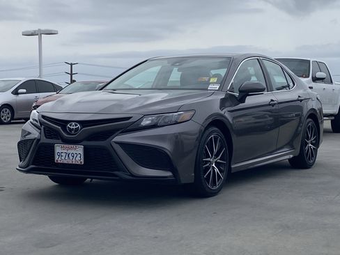 Certified 2023 Toyota Camry SE image 6