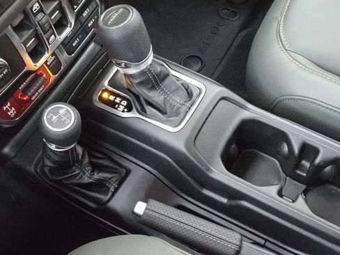 New 2026 Jeep Gladiator Mojave image 17