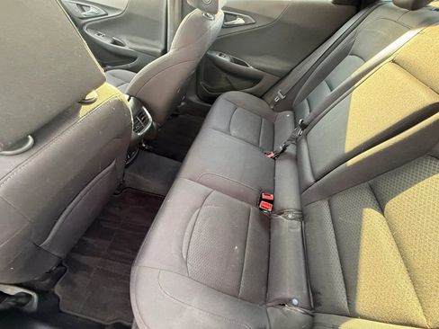 Used 2016 Chevrolet Malibu LT image 9