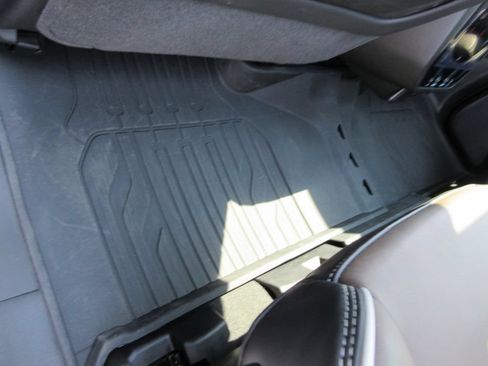 Certified 2025 GMC Yukon Denali Ultimate w/ LPO, Floor Liner Package AWD/4WD image 36